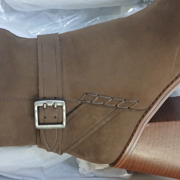 NEW Vince Camuto  Seshlyan Mink Suede Nubuck Wide Calf Boots - Picture 5 of 8